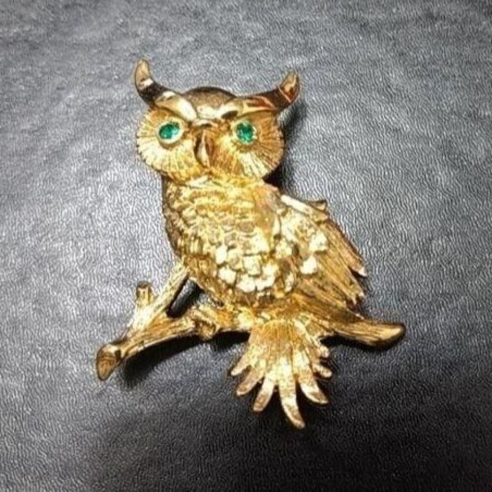 Monet gold tone owl brooch